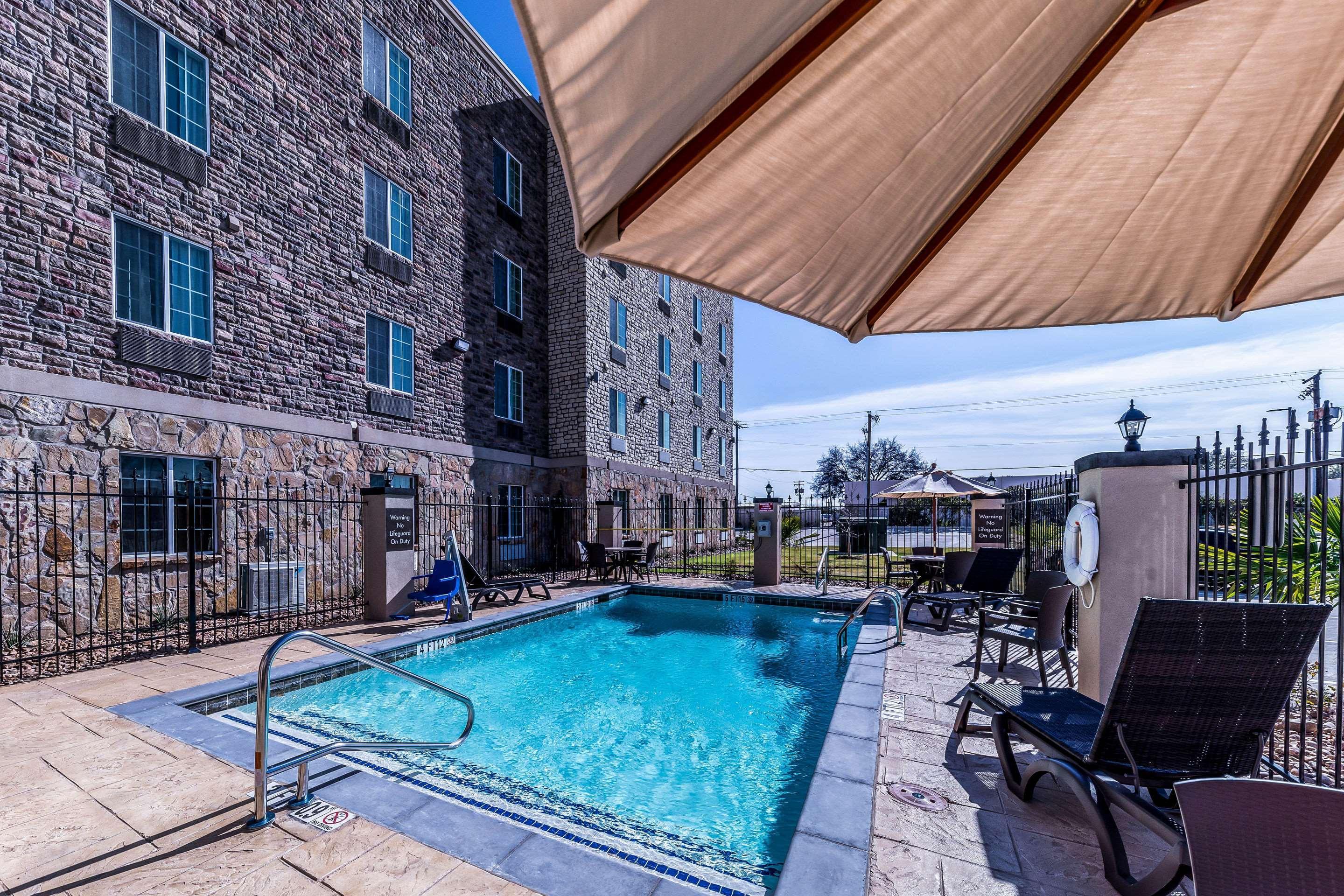 Comfort Suites Grand Prairie - Arlington North Kültér fotó